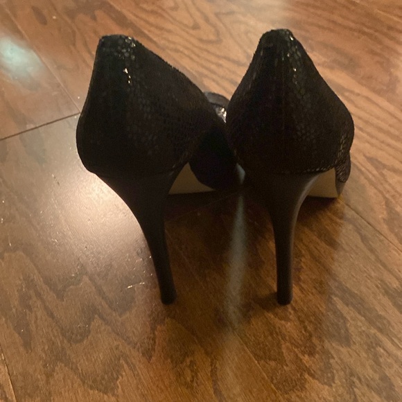 Calvin Klein Cora Metlc Honycmb NIB High Heels, Open Toed, 8M, 4.5” heels - Picture 3 of 7